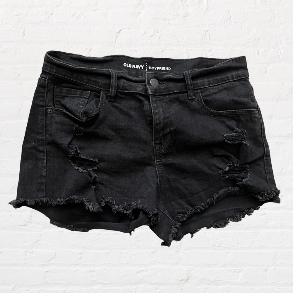 Like 🆕 Old Navy black distressed boyfriend shorts